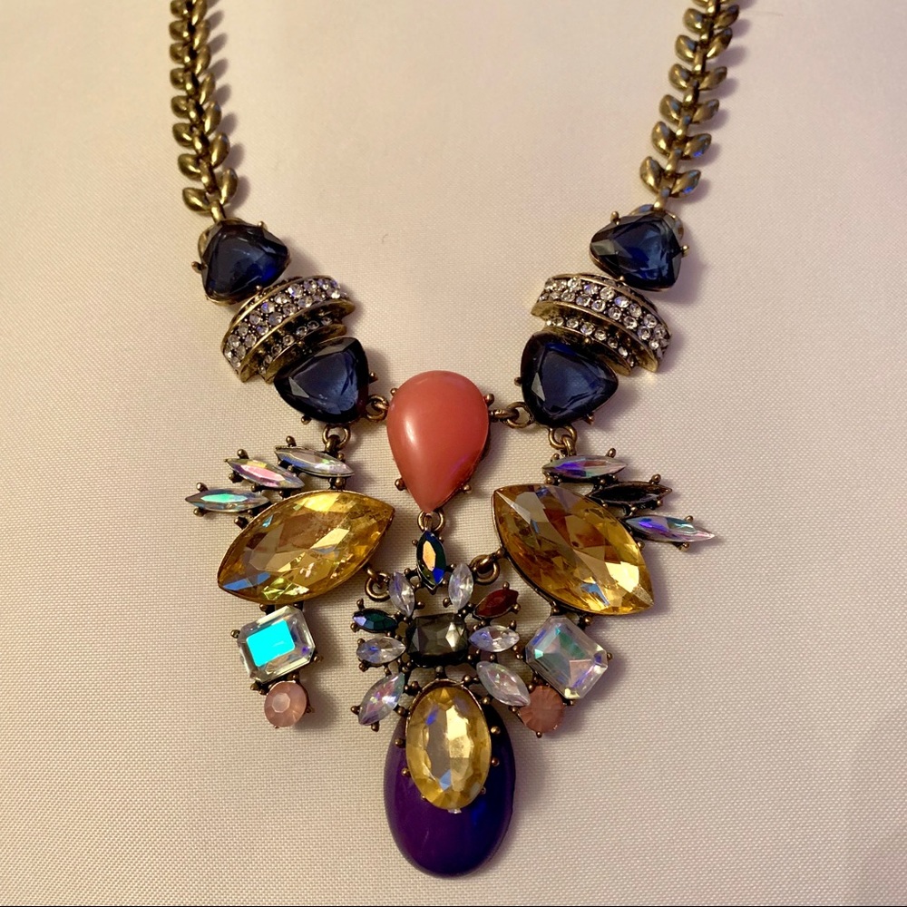 Statement necklace 💜 - Picture 2 of 4